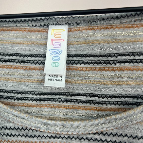 LulaRoe Gray Stripe T Shirt Short Sleeve Tee Size Large - Picture 4 of 5